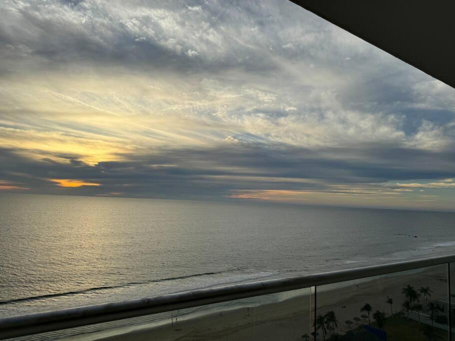Apartamento Departamento De Lujo Vista Al Mar Piso 15 Mazatlán Exterior foto